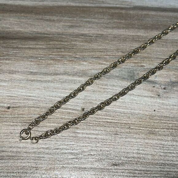 Vintage 1960's Green Jade Simulated Chip Pendant Necklace Gold Tone Link Chain - Picture 5 of 6